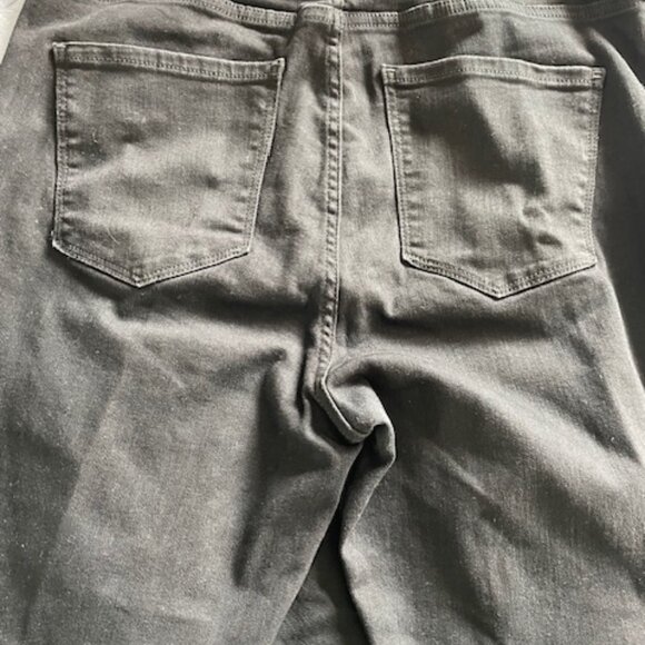 GAP High Rise Universal Jeggings Black Jeans  Size 32/14 rs  - Black Rinse NWOT - Picture 6 of 6